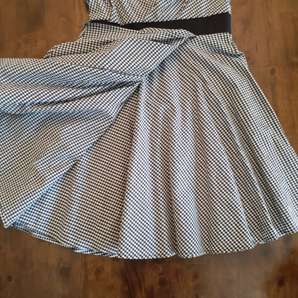 Black and White Gingham Strapless Dress - Picture 4 of 8